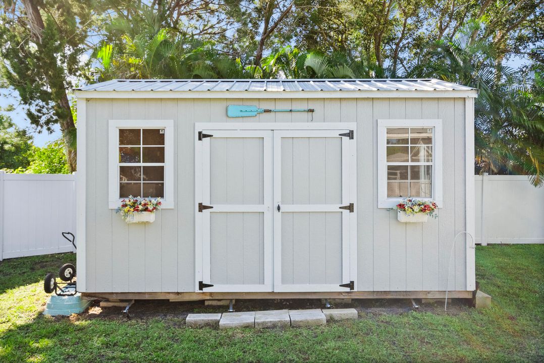 For Sale: $422,900 (3 beds, 2 baths, 1559 Square Feet)