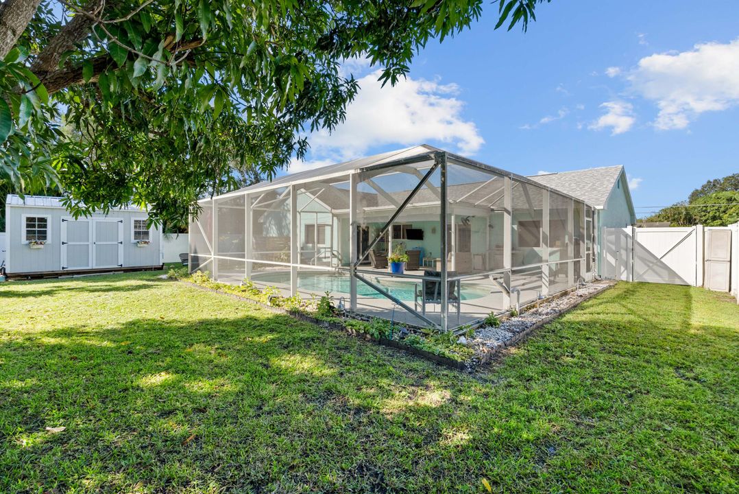 For Sale: $422,900 (3 beds, 2 baths, 1559 Square Feet)