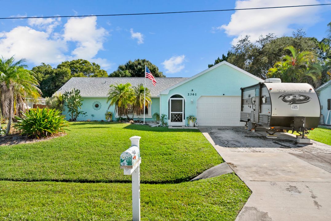For Sale: $422,900 (3 beds, 2 baths, 1559 Square Feet)