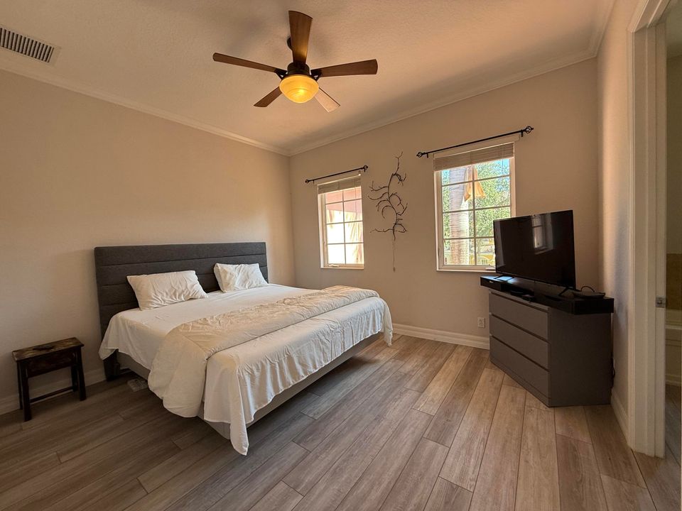 Active With Contract: $499,925 (3 beds, 2 baths, 1410 Square Feet)