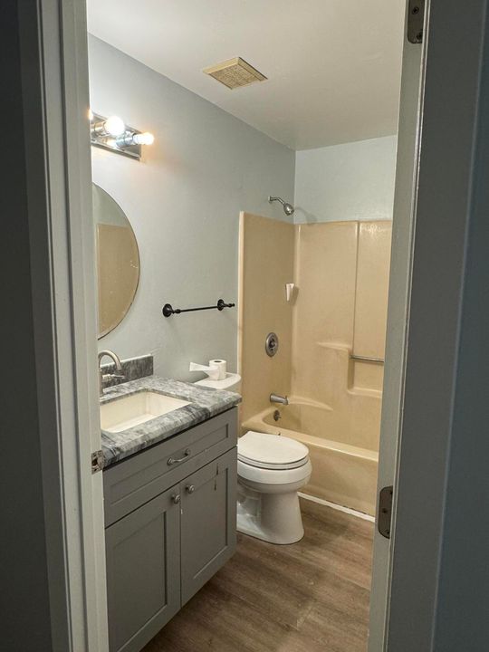 出租: $3,500 (3 贝兹, 2 浴室, 1284 平方英尺)