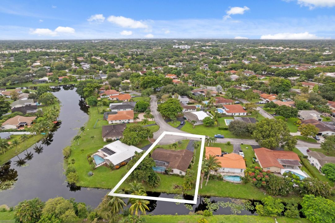 На продажу: $525,000 (4 спален, 2 ванн, 1828 Квадратных фут)