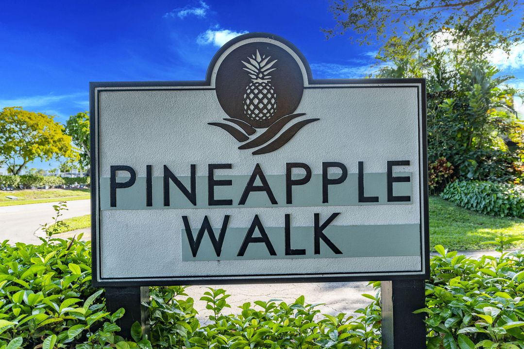 合同活跃: $229,000 (2 贝兹, 2 浴室, 919 平方英尺)