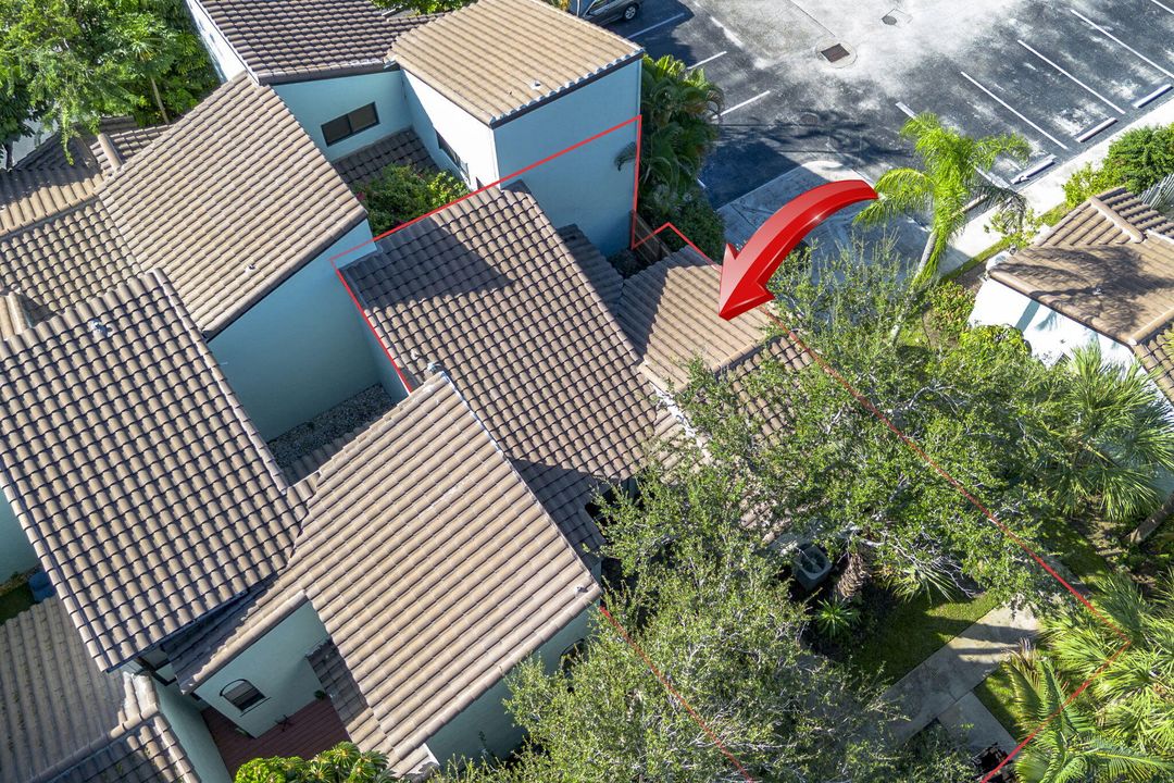 合同活跃: $229,000 (2 贝兹, 2 浴室, 919 平方英尺)