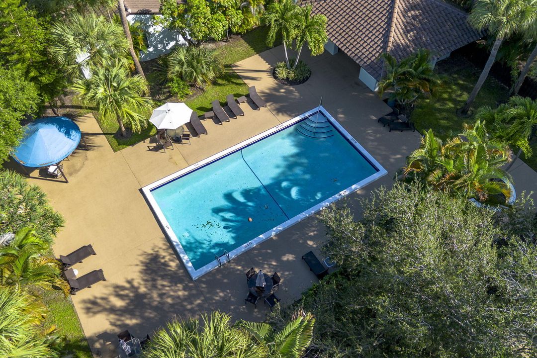 合同活跃: $229,000 (2 贝兹, 2 浴室, 919 平方英尺)