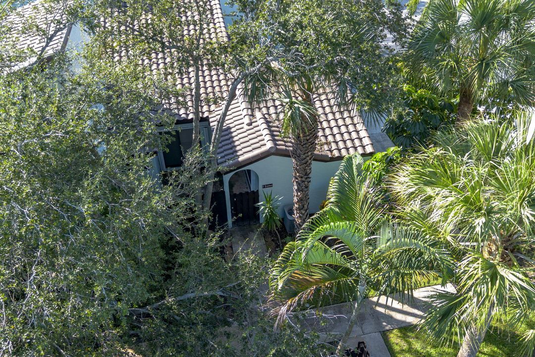 合同活跃: $229,000 (2 贝兹, 2 浴室, 919 平方英尺)