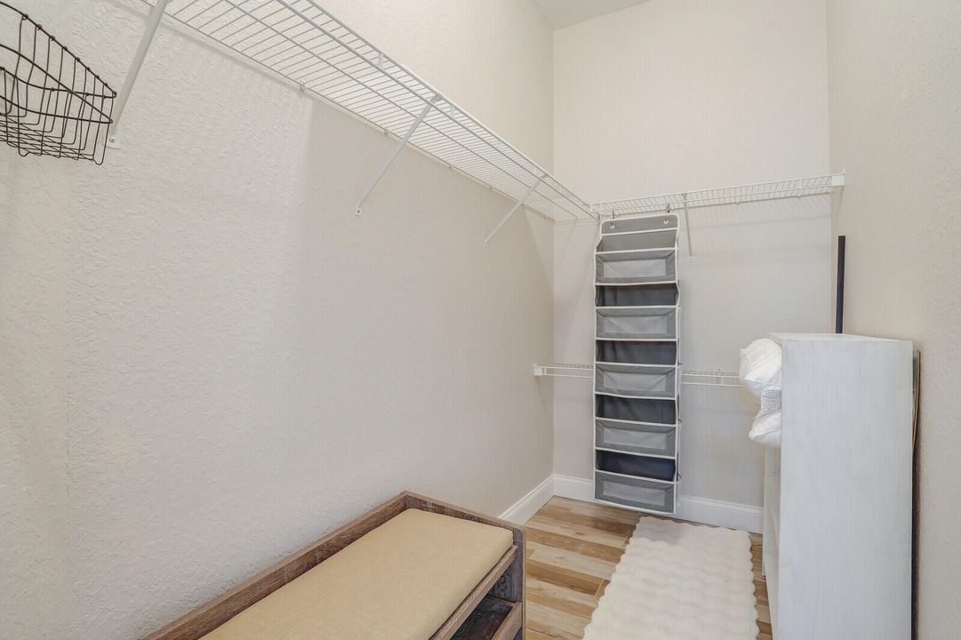 Под контрактом: $3,000 (2 спален, 2 ванн, 1056 Квадратных фут)