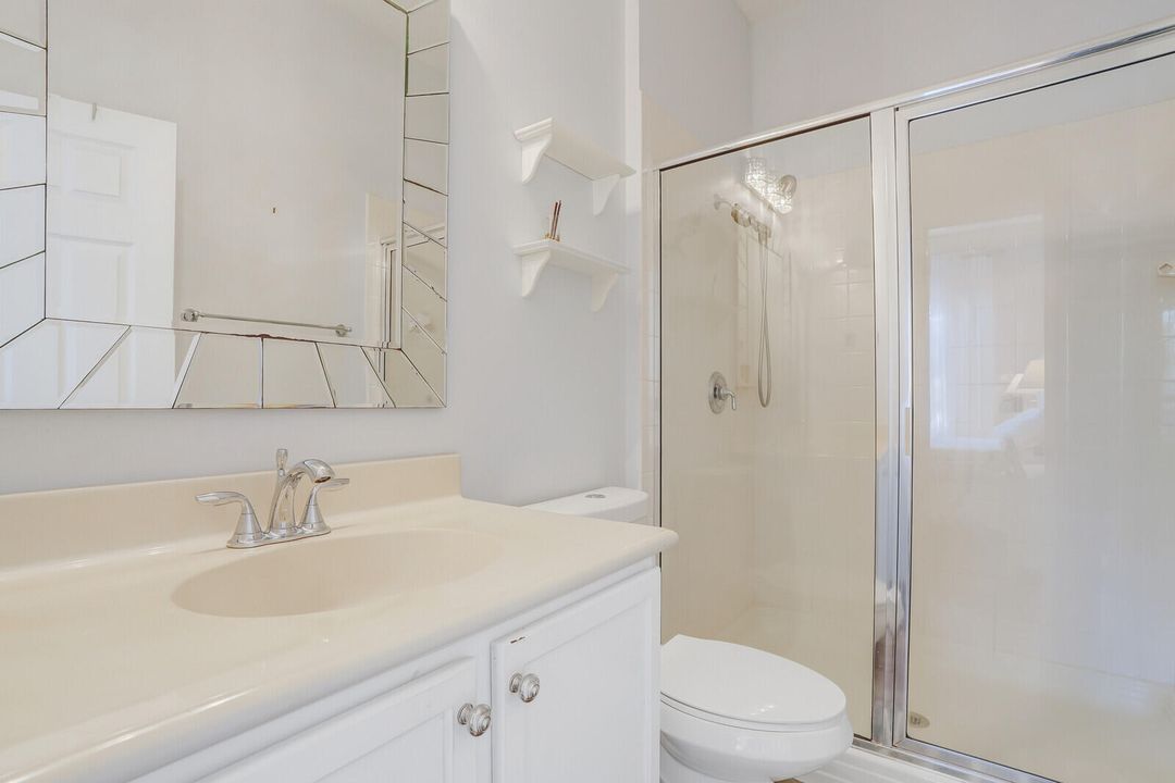 Под контрактом: $3,000 (2 спален, 2 ванн, 1056 Квадратных фут)