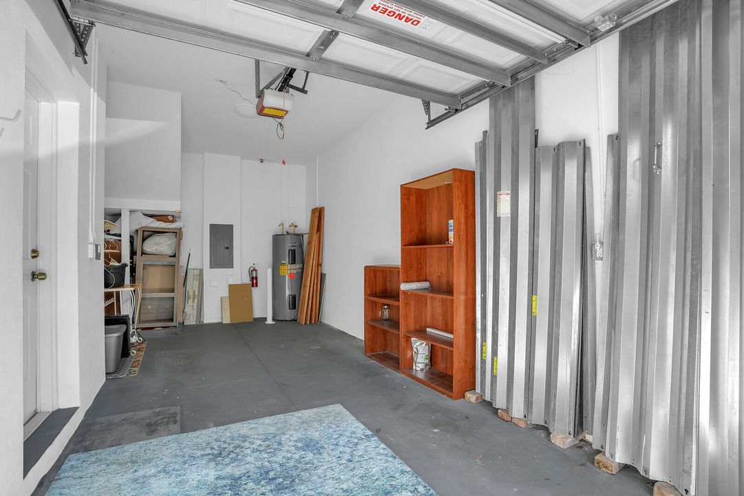 Под контрактом: $3,000 (2 спален, 2 ванн, 1056 Квадратных фут)