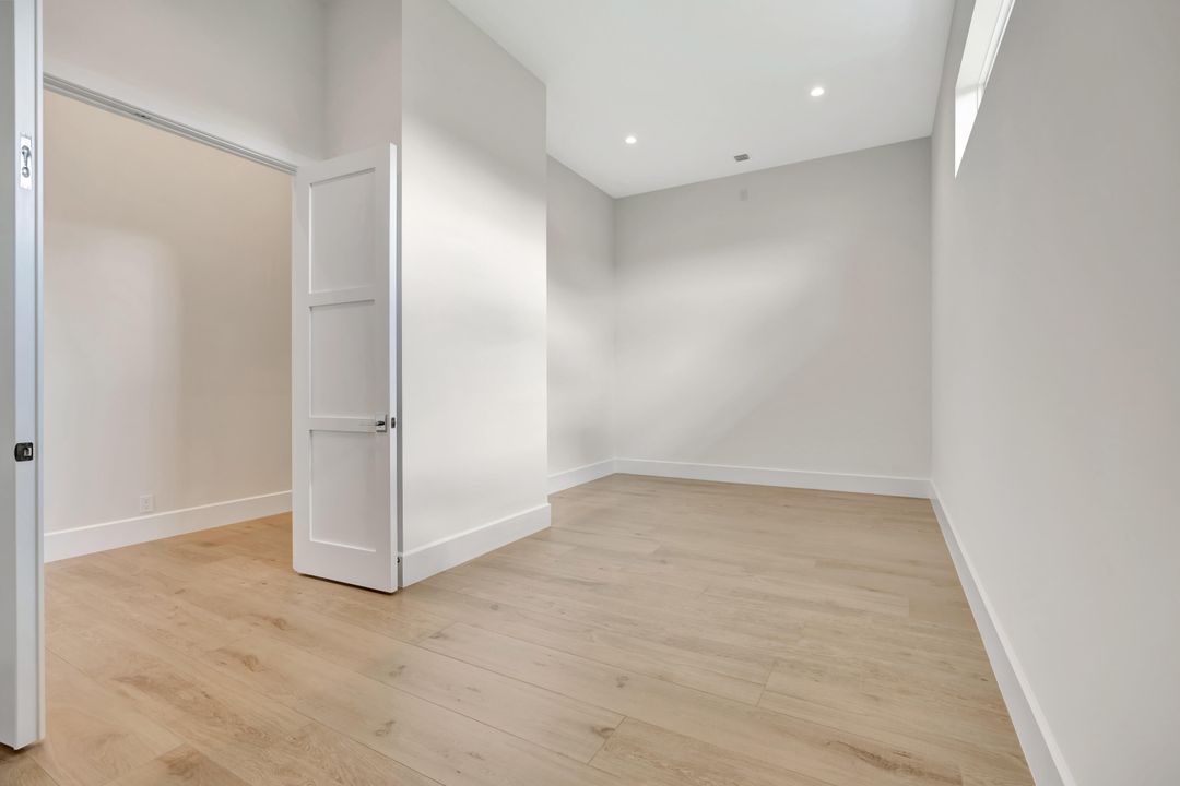 For Sale: $5,695,000 (4 beds, 4 baths, 5254 Square Feet)