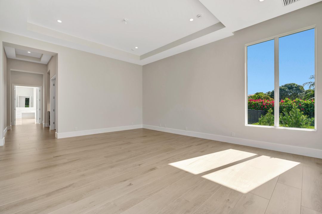 For Sale: $5,695,000 (4 beds, 4 baths, 5254 Square Feet)