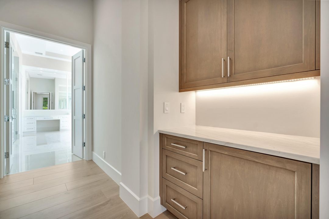 For Sale: $5,695,000 (4 beds, 4 baths, 5254 Square Feet)