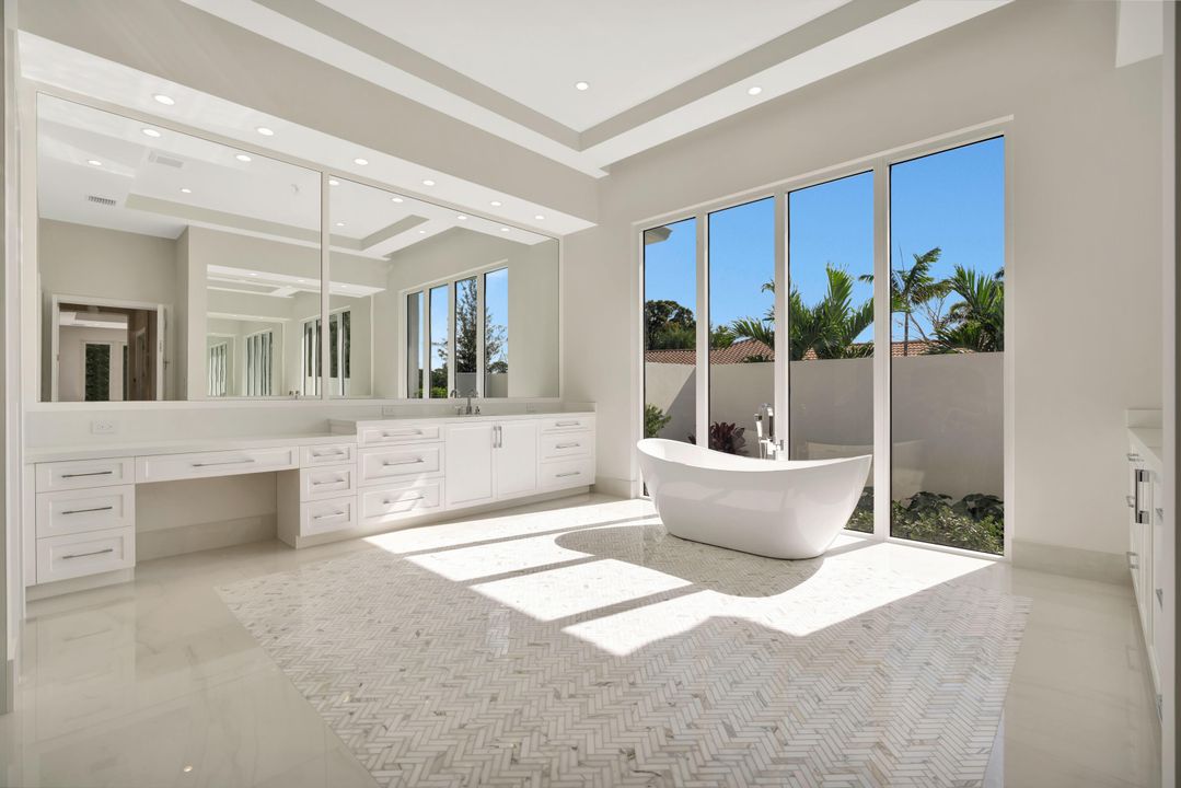 For Sale: $5,695,000 (4 beds, 4 baths, 5254 Square Feet)