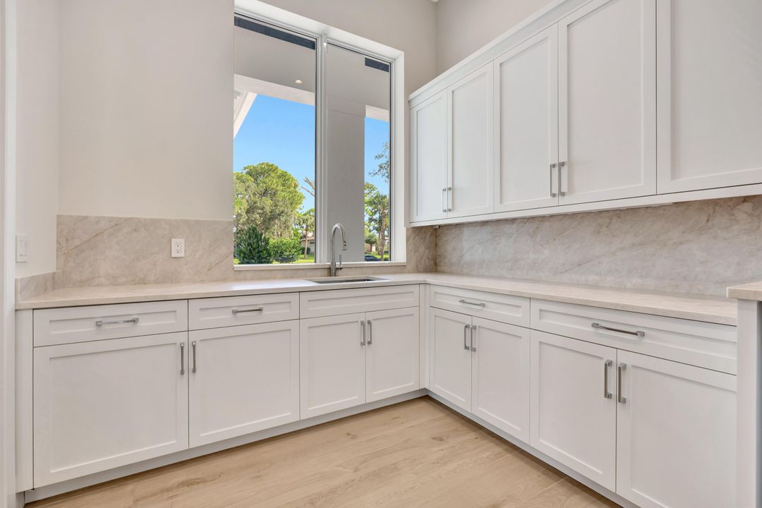 For Sale: $5,695,000 (4 beds, 4 baths, 5254 Square Feet)