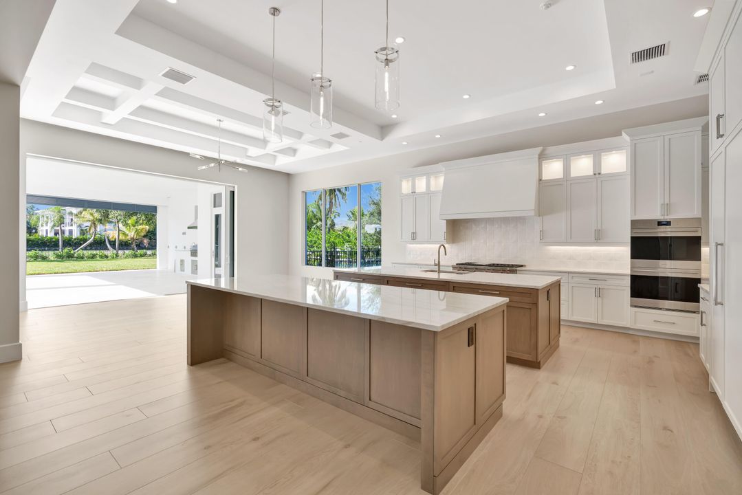 For Sale: $5,695,000 (4 beds, 4 baths, 5254 Square Feet)