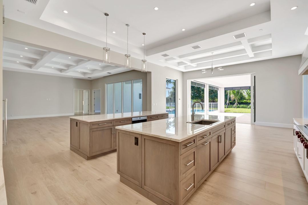 For Sale: $5,695,000 (4 beds, 4 baths, 5254 Square Feet)