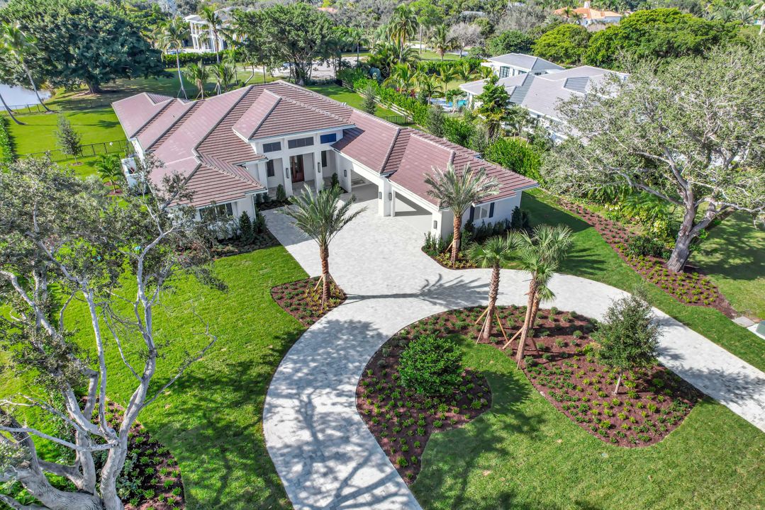 For Sale: $5,695,000 (4 beds, 4 baths, 5254 Square Feet)