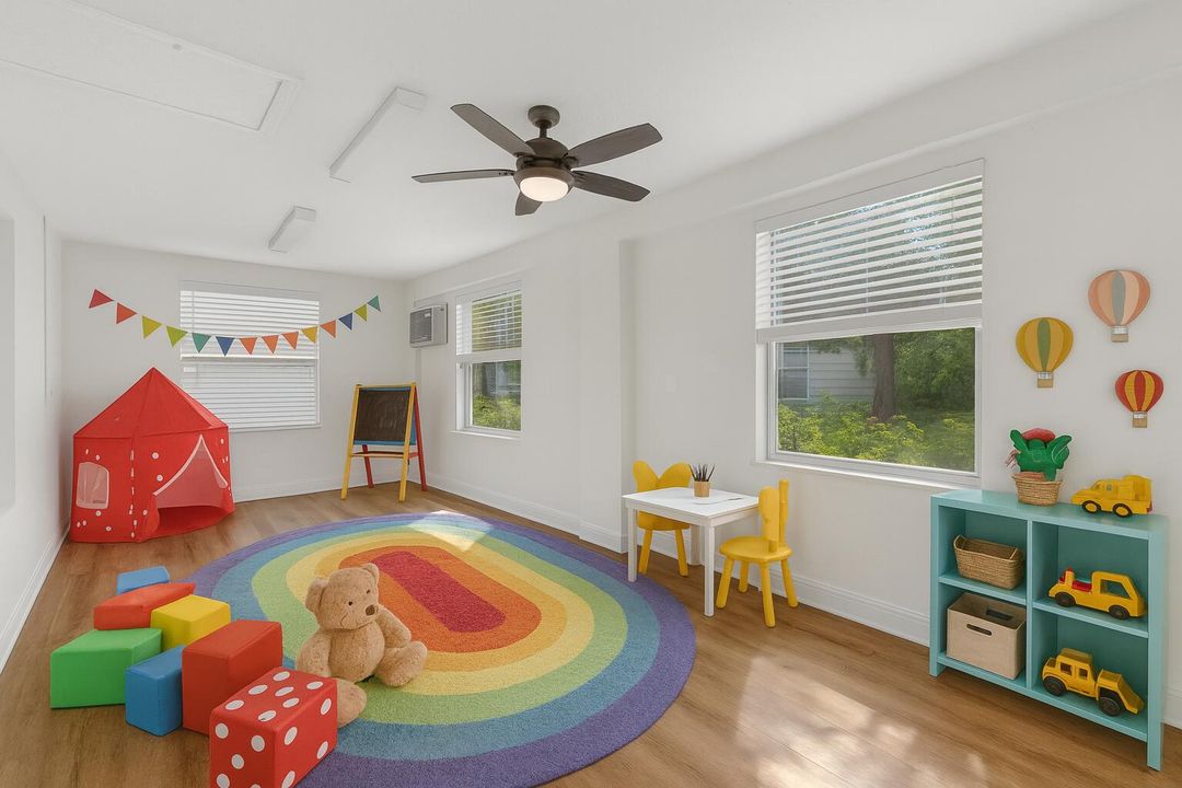 Activo con contrato: $425,000 (3 camas, 2 baños, 2226 Pies cuadrados)