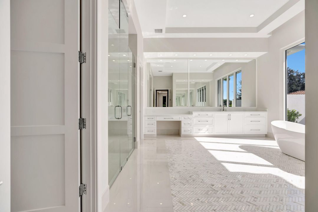 For Sale: $5,695,000 (4 beds, 4 baths, 5254 Square Feet)