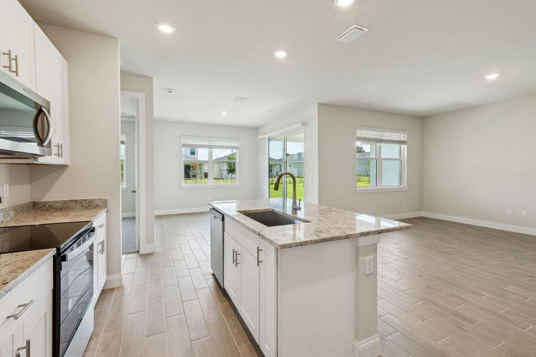 待售: $417,030 (3 贝兹, 2 浴室, 1654 平方英尺)