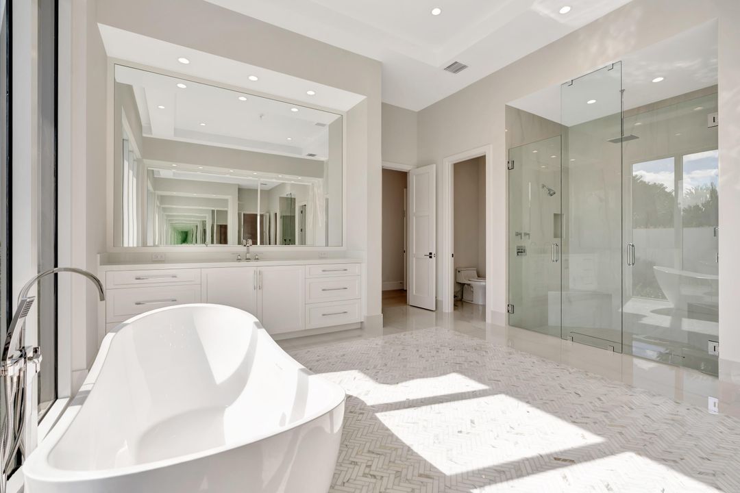 For Sale: $5,695,000 (4 beds, 4 baths, 5254 Square Feet)