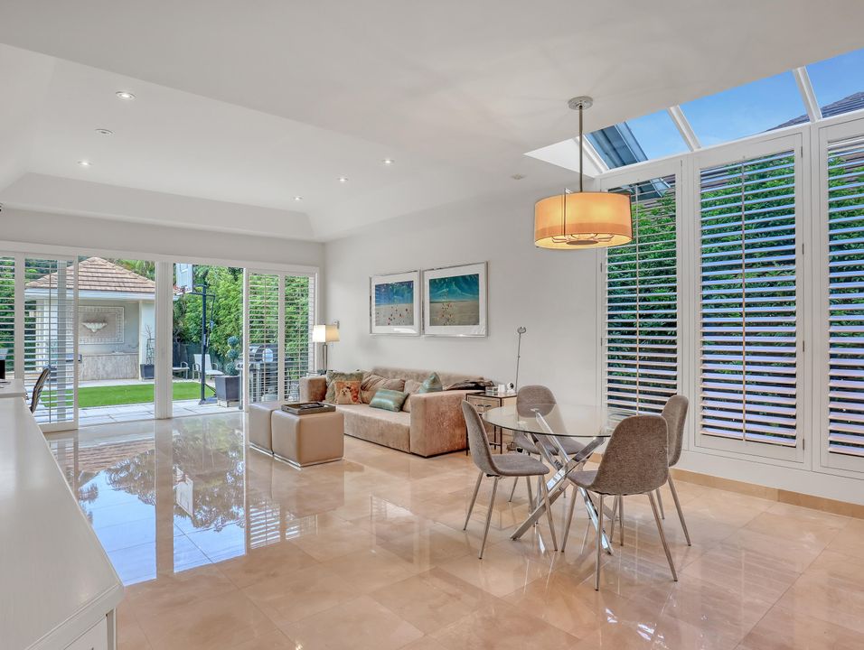 Activo con contrato: $2,850,000 (4 camas, 5 baños, 4409 Pies cuadrados)