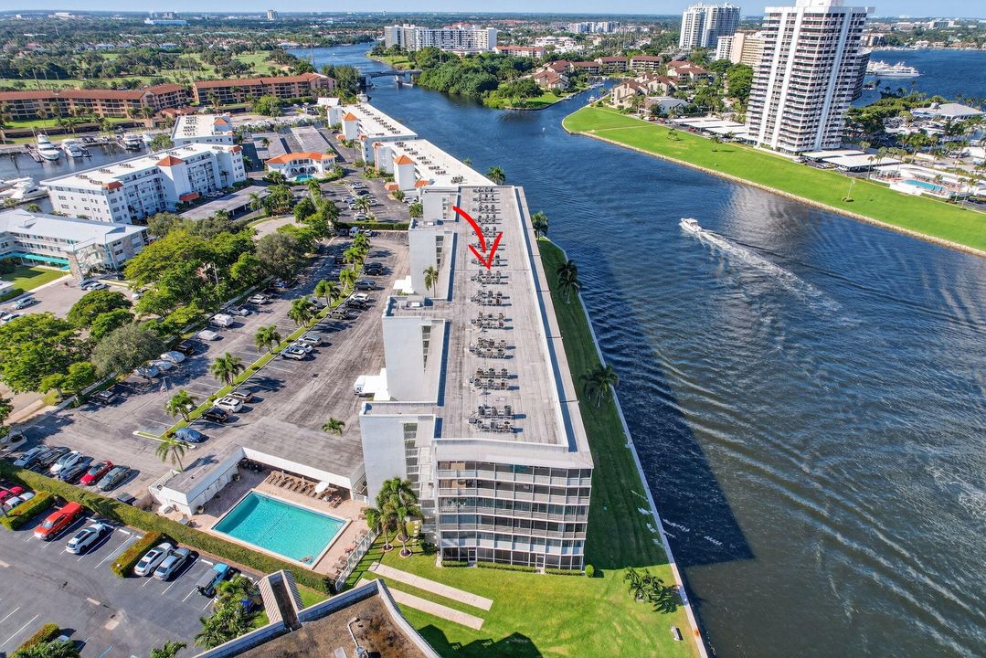 For Sale: $440,000 (2 beds, 2 baths, 1323 Square Feet)