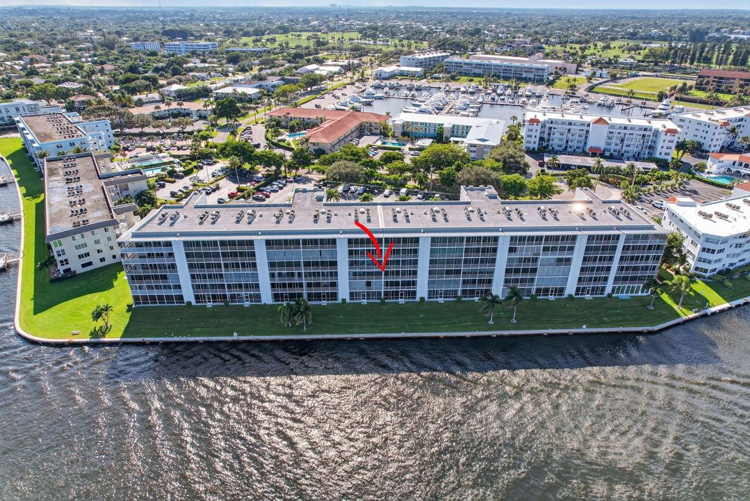 For Sale: $440,000 (2 beds, 2 baths, 1323 Square Feet)