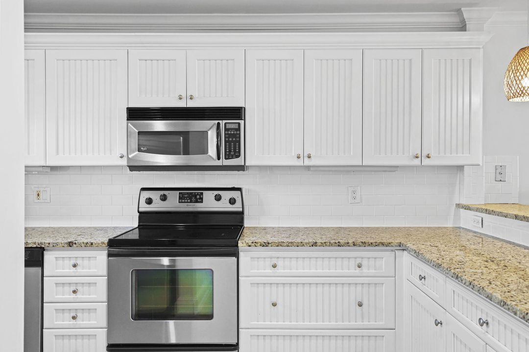 待售: $625,000 (2 贝兹, 2 浴室, 1130 平方英尺)