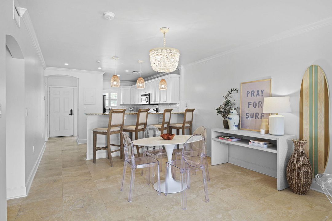 待售: $625,000 (2 贝兹, 2 浴室, 1130 平方英尺)