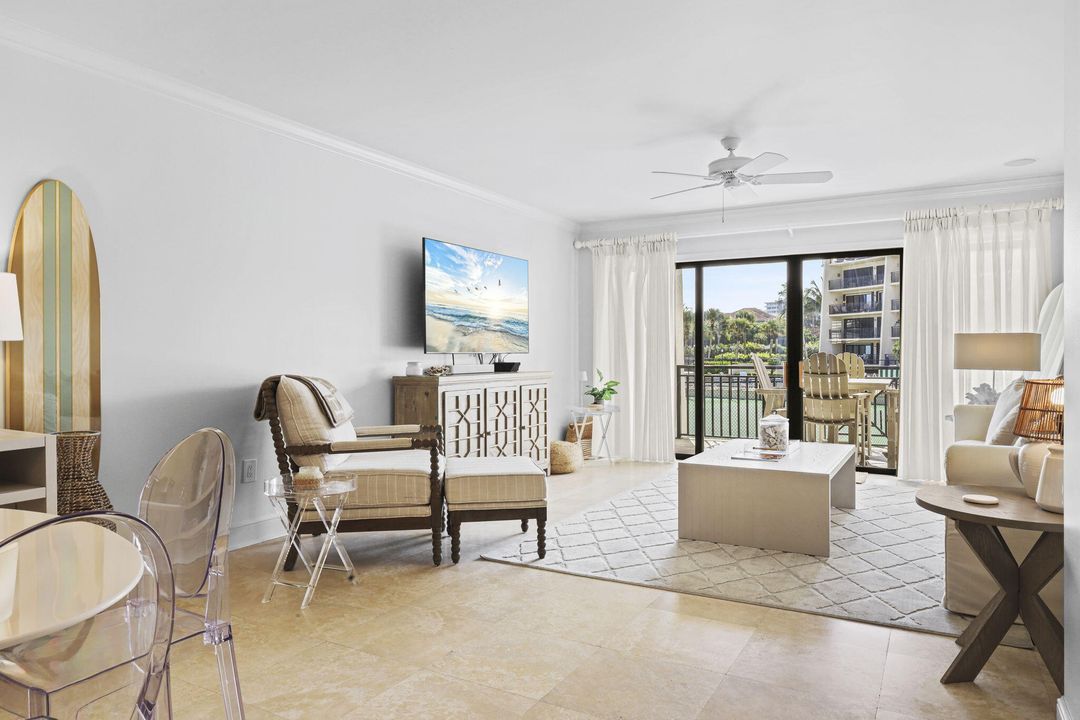 待售: $625,000 (2 贝兹, 2 浴室, 1130 平方英尺)