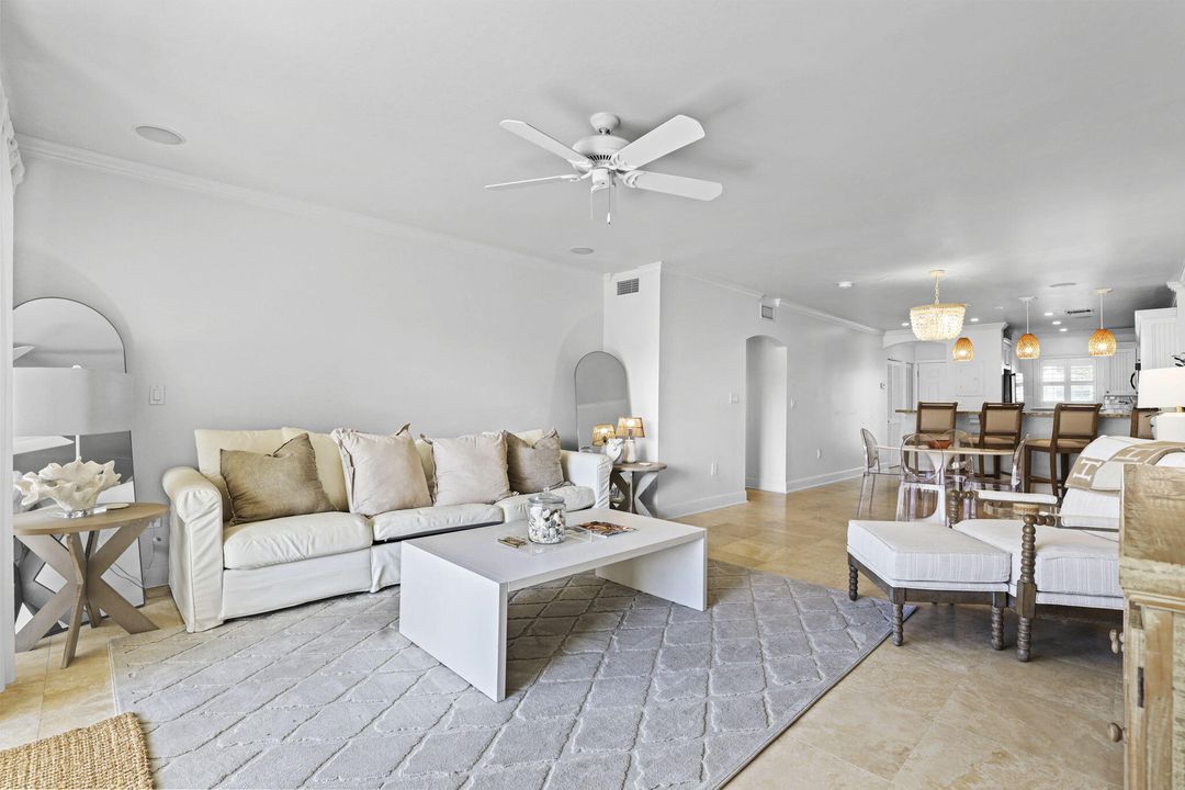 待售: $625,000 (2 贝兹, 2 浴室, 1130 平方英尺)