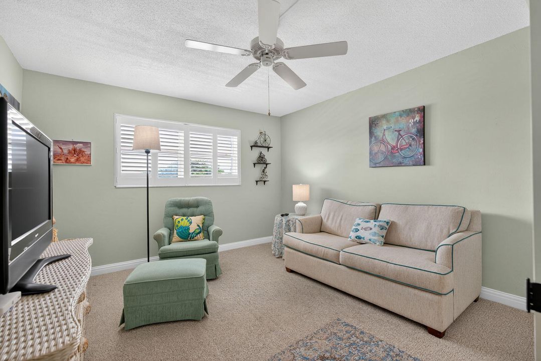 For Sale: $440,000 (2 beds, 2 baths, 1323 Square Feet)