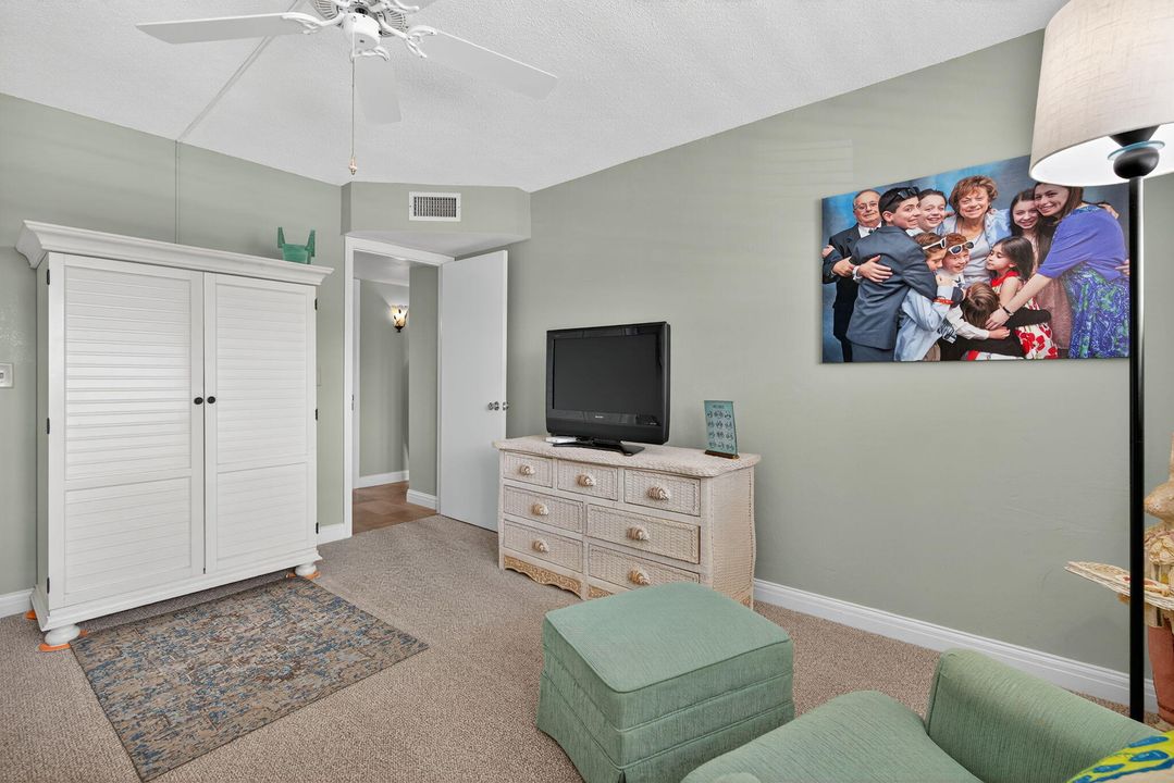 For Sale: $440,000 (2 beds, 2 baths, 1323 Square Feet)