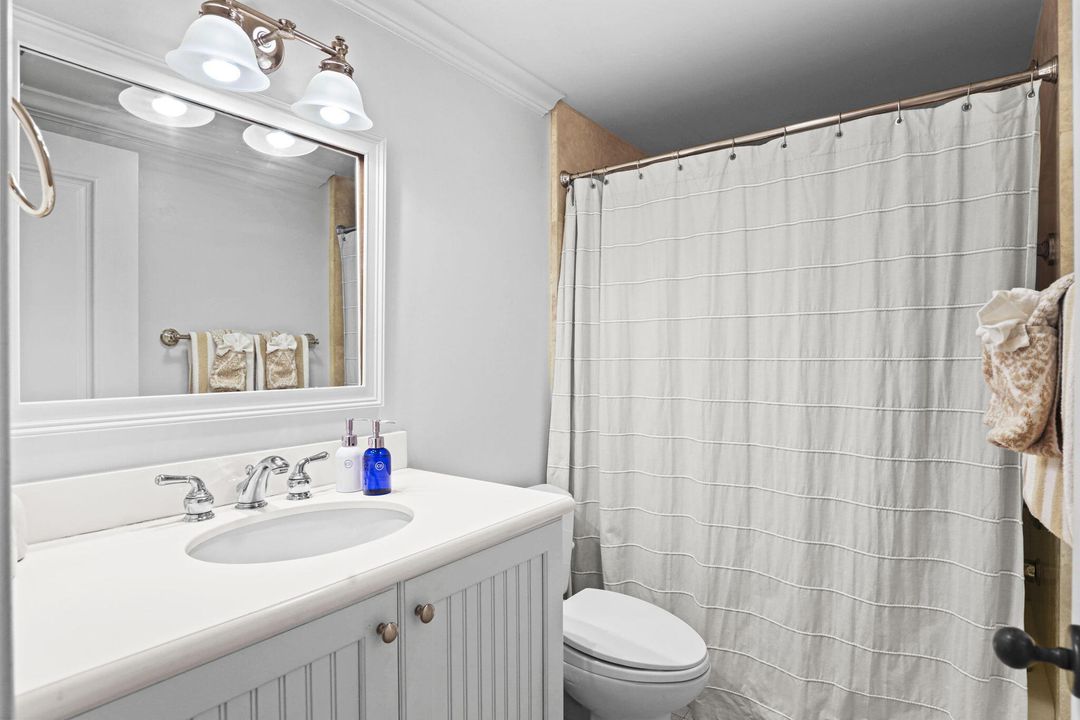 待售: $625,000 (2 贝兹, 2 浴室, 1130 平方英尺)