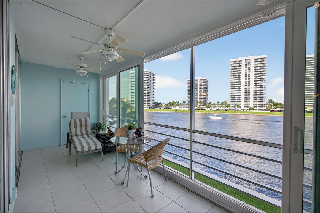 For Sale: $440,000 (2 beds, 2 baths, 1323 Square Feet)