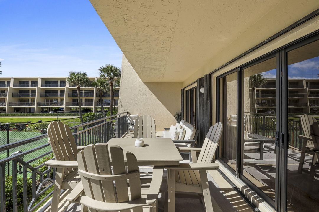 待售: $625,000 (2 贝兹, 2 浴室, 1130 平方英尺)