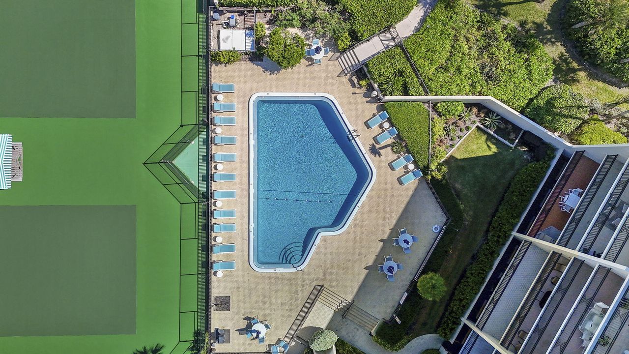 待售: $625,000 (2 贝兹, 2 浴室, 1130 平方英尺)