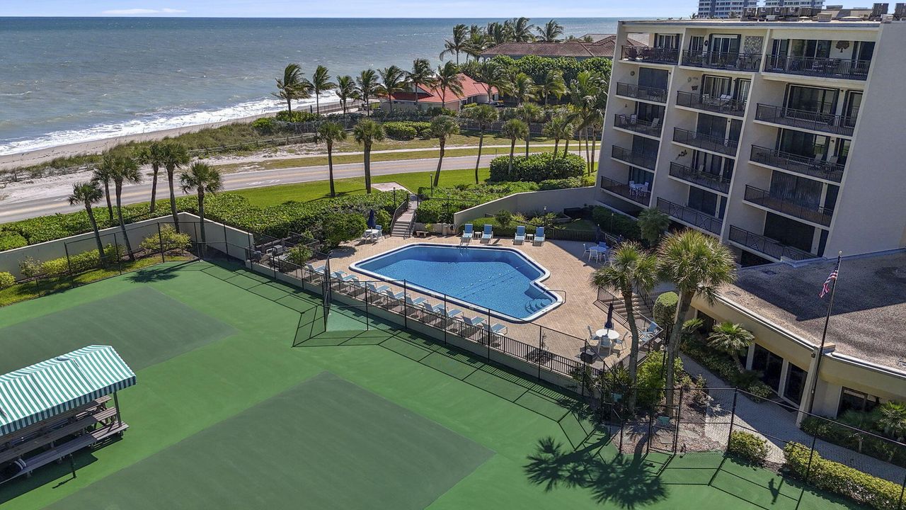 待售: $625,000 (2 贝兹, 2 浴室, 1130 平方英尺)