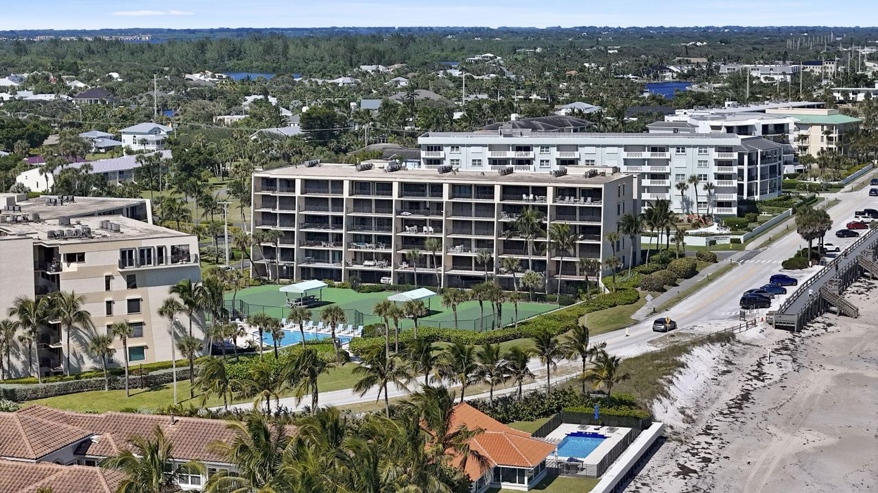 待售: $625,000 (2 贝兹, 2 浴室, 1130 平方英尺)