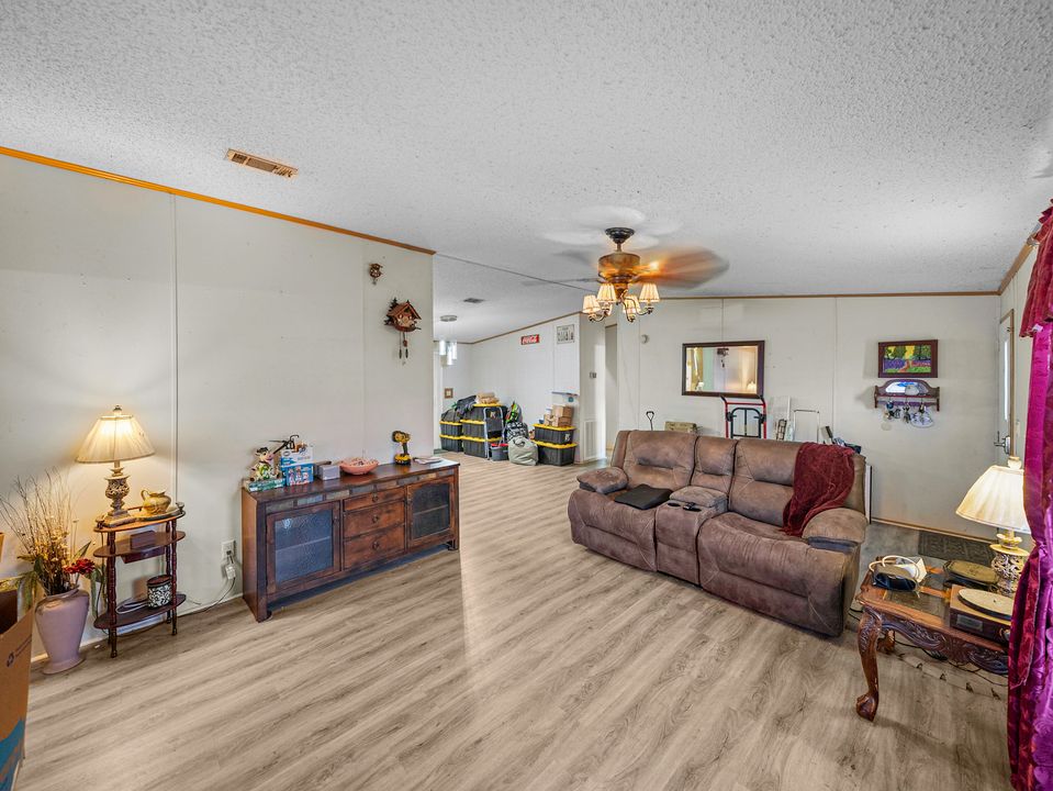 En Venta: $369,900 (3 camas, 2 baños, 1512 Pies cuadrados)