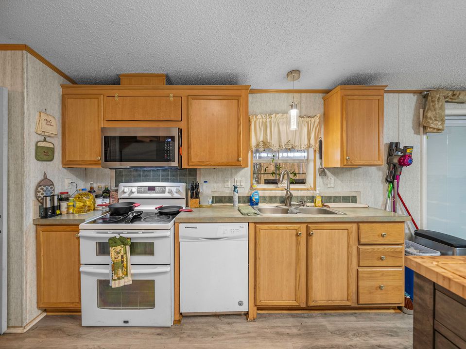 En Venta: $369,900 (3 camas, 2 baños, 1512 Pies cuadrados)