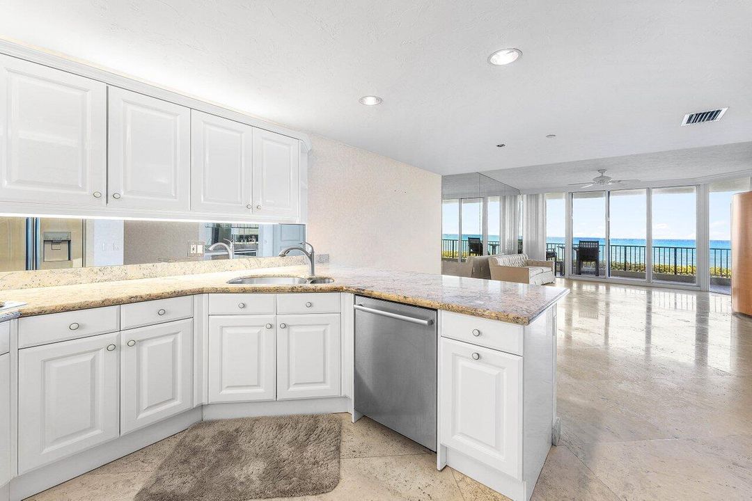 На продажу: $1,750,000 (3 спален, 2 ванн, 2019 Квадратных фут)