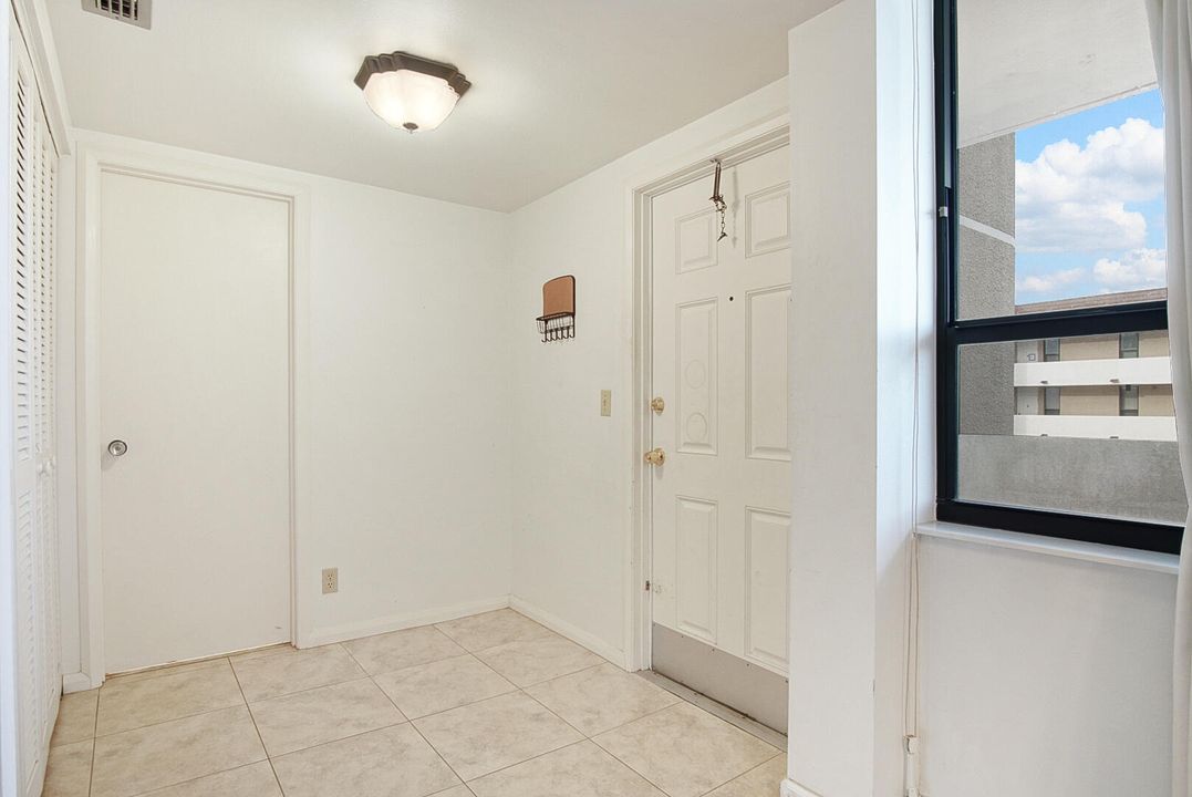 For Sale: $399,900 (2 beds, 2 baths, 1008 Square Feet)