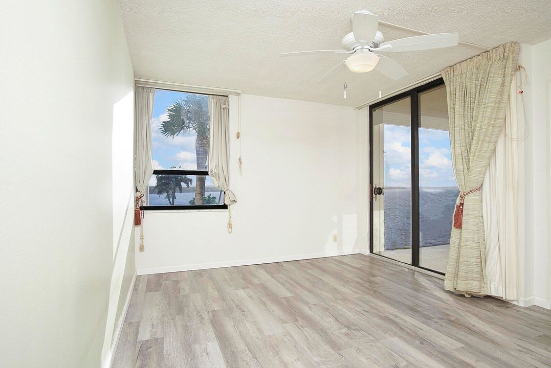 For Sale: $399,900 (2 beds, 2 baths, 1008 Square Feet)