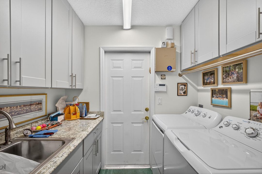 For Sale: $1,395,000 (4 beds, 3 baths, 2454 Square Feet)