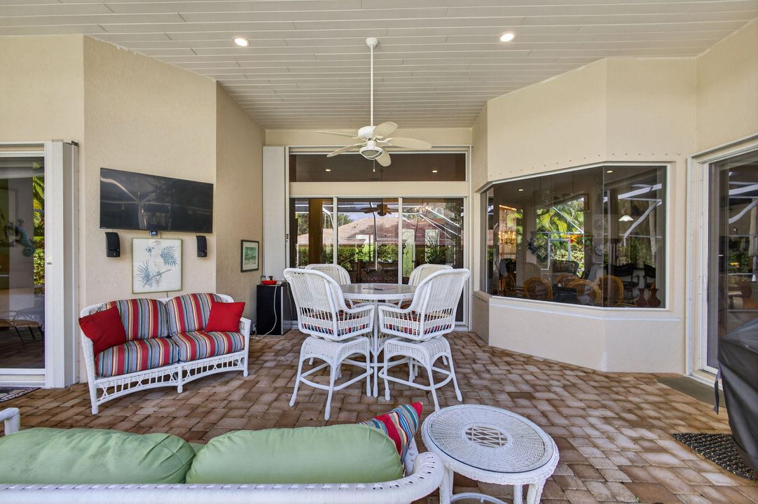 For Sale: $1,395,000 (4 beds, 3 baths, 2454 Square Feet)