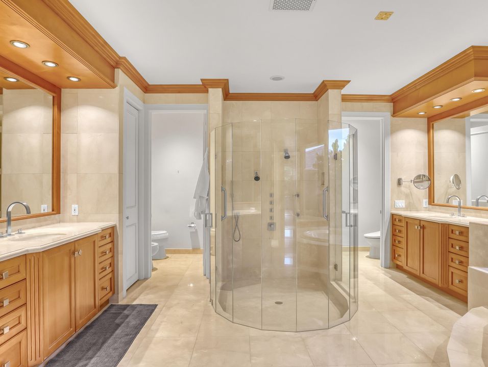 Activo con contrato: $2,850,000 (4 camas, 5 baños, 4409 Pies cuadrados)