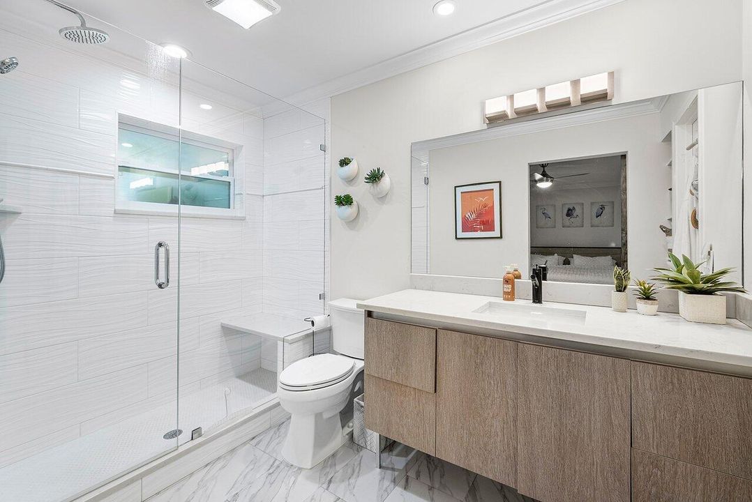 合同活跃: $2,000 (1 贝兹, 1 浴室, 1122 平方英尺)