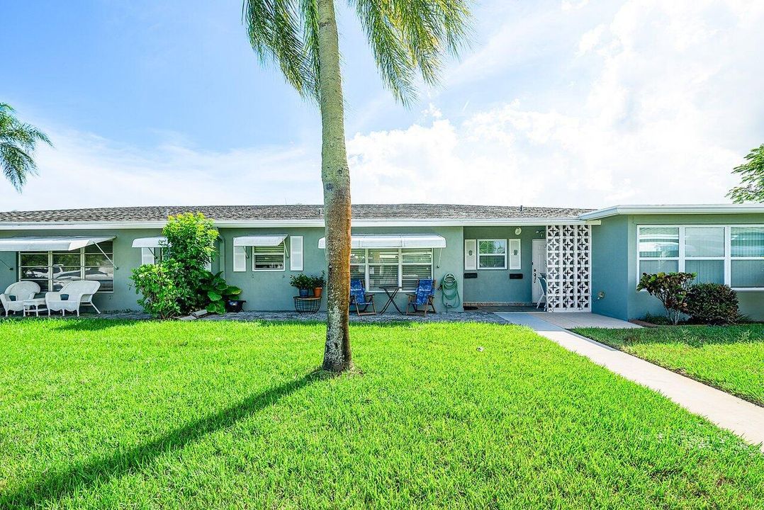 合同活跃: $2,000 (1 贝兹, 1 浴室, 1122 平方英尺)